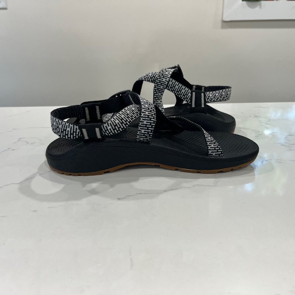 Share Chaco Women's Black/White Outdoor Sports Trail Size 9 Sandals - Picture 3 of 9